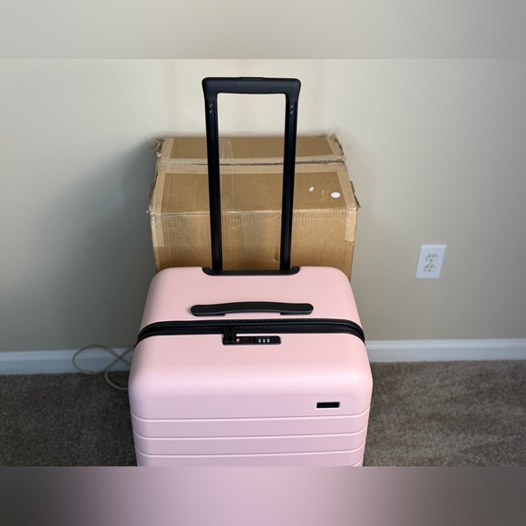 Away “Trunk” Luggage - Picture 5 of 10